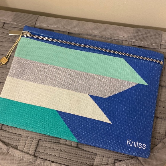 KNITSS Colorful Rain Clutch - Picture 8 of 9